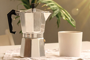 COFFEE MAKERS AND TEA POTS